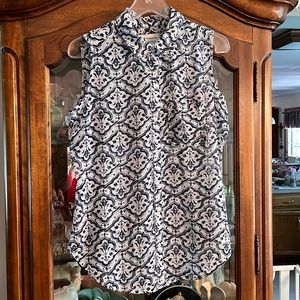 Liz Claiborne sleeveless top, cool and breezy, Small.
